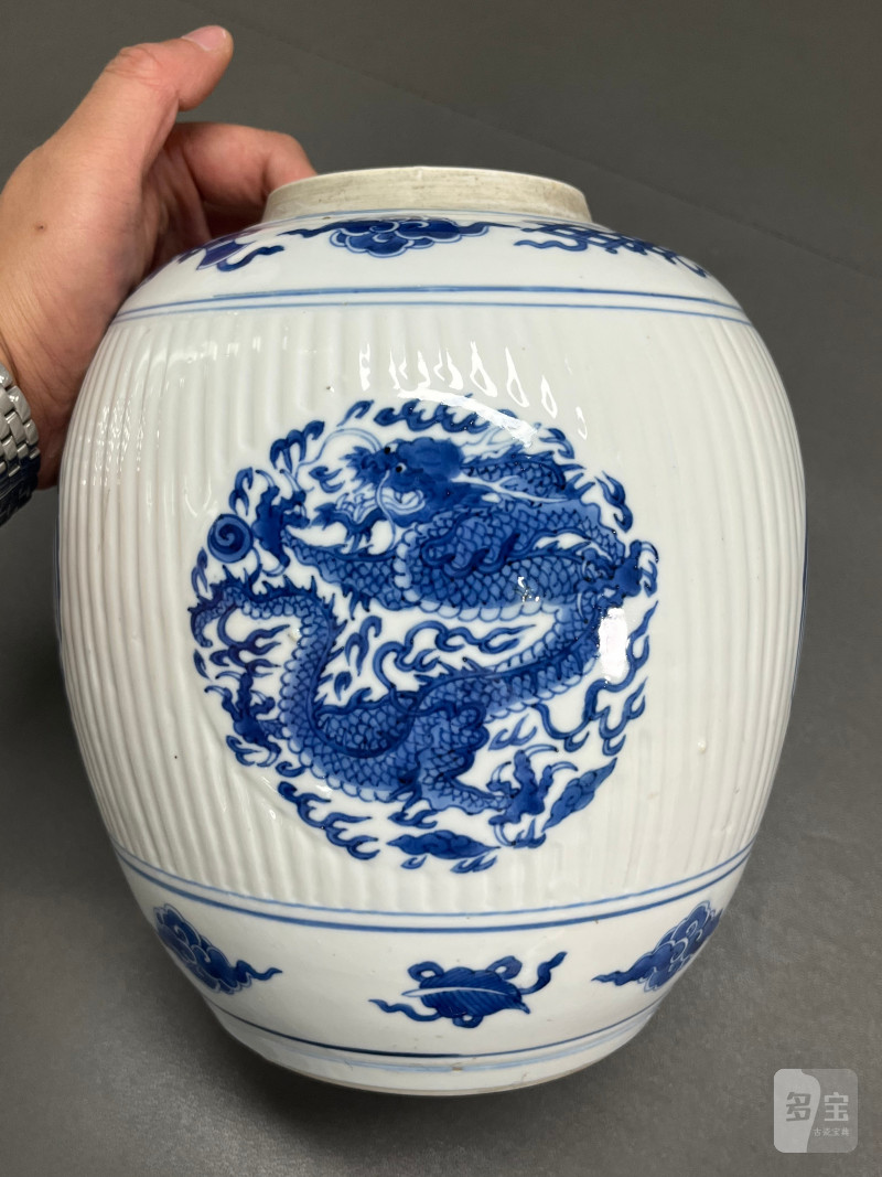 清康熙  青花龙凤纹瓜棱罐（带木盖） - 图8